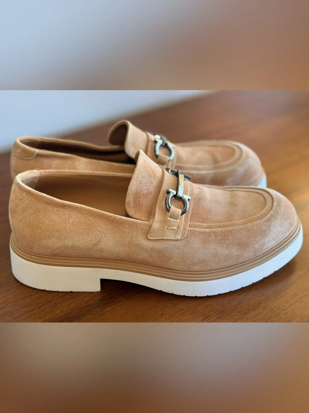 Ferragamo Men's Tan Suede Gancini Bit Loafers Sport Sole Size 8M With Box